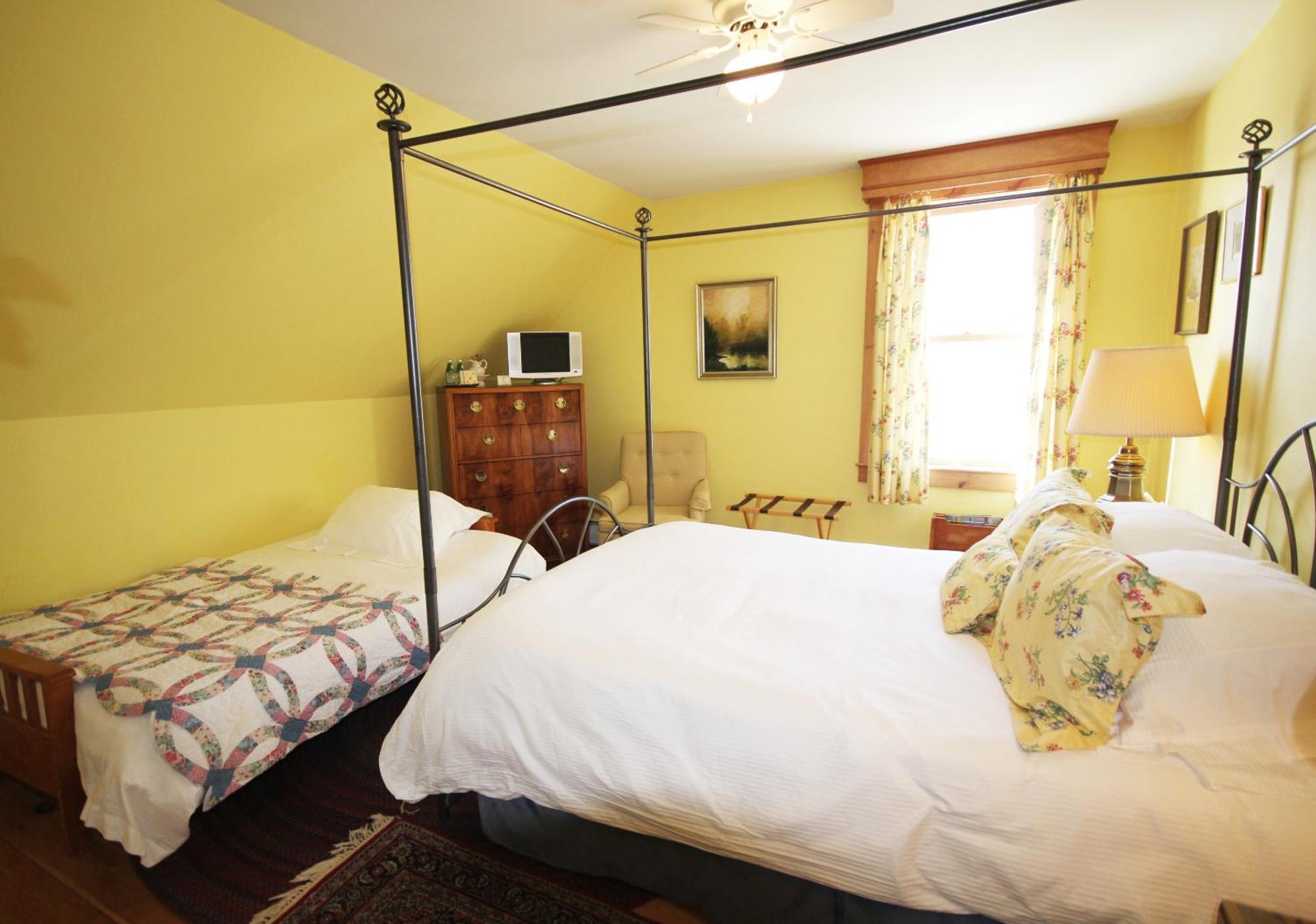 Highland Lake Inn Andover Kamer foto