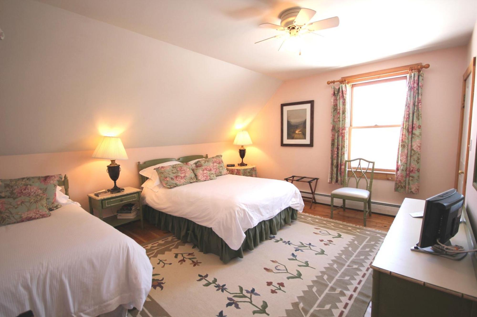 Highland Lake Inn Andover Kamer foto