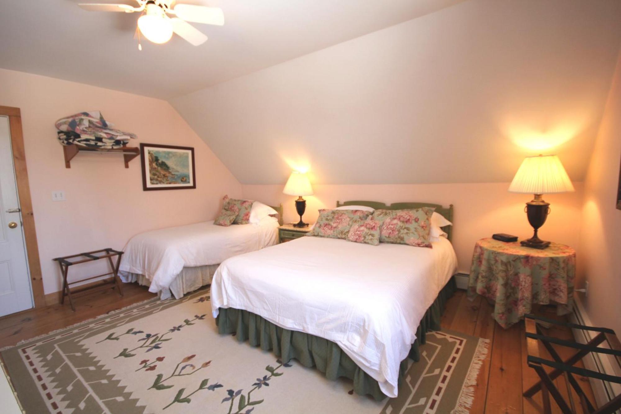 Highland Lake Inn Andover Kamer foto