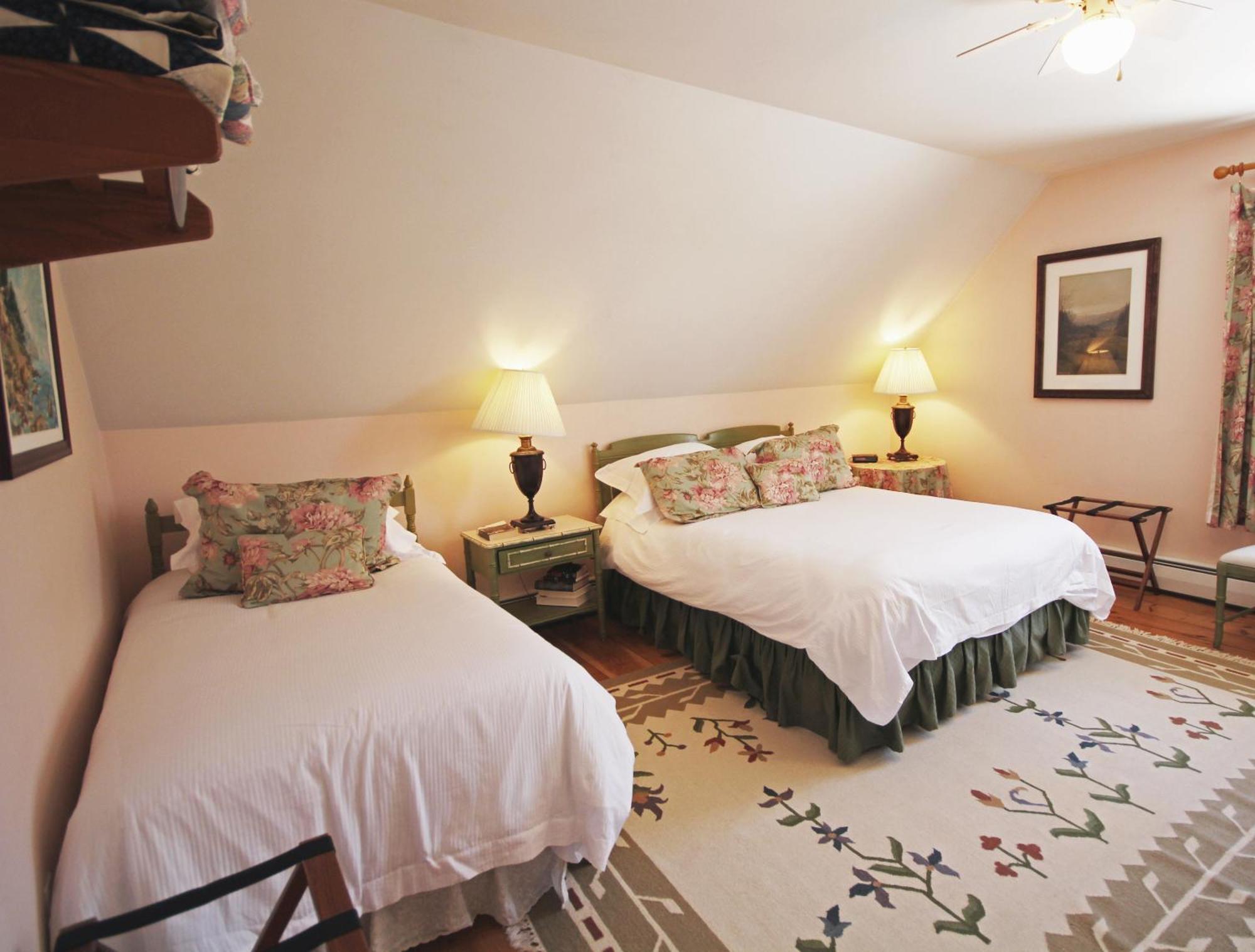 Highland Lake Inn Andover Kamer foto