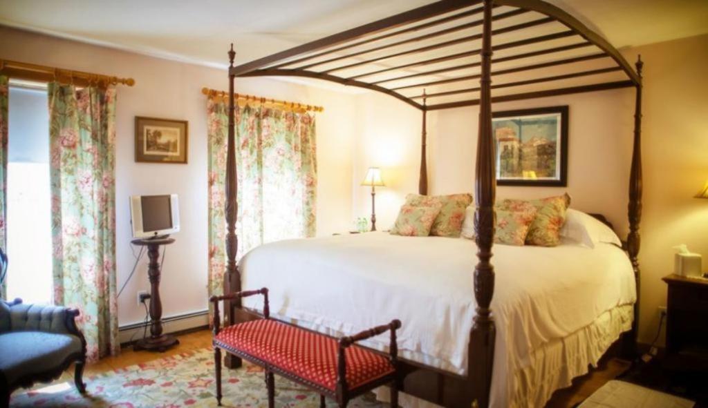 Highland Lake Inn Andover Buitenkant foto